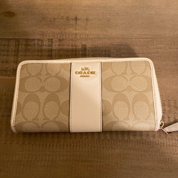 Coach Handbags - Coach wallet Coach Handbags - Coach wallet